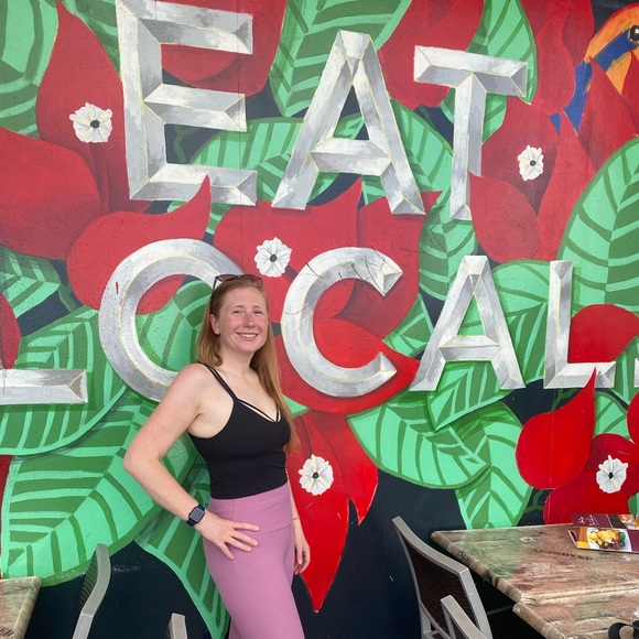 Meet your Posher, Lacey - Picture 5 of 5